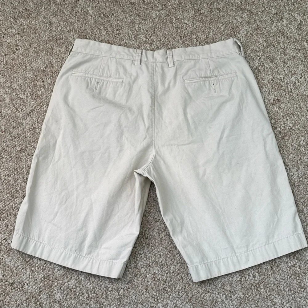 J. Crew Men's Off-White Flat-Front Chino Shorts 34 - Picture 5 of 5